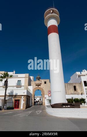 Rota, Cadiz, Spanien - 23. September 2023: Blick auf den Leuchtturm von Rota, einer wunderschönen Küstenstadt in der Provinz Cadiz, Südandalusien Stockfoto