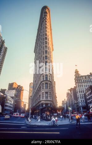 1994 Archivfoto des Flatiron-Gebäudes in der Fifth Avenue 175 in New York. Stockfoto
