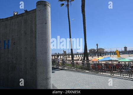 HUNTINGTON BEACH, KALIFORNIEN, 11. August 2023: Pier Plaza, Huntington Beach, Kalifornien Stockfoto