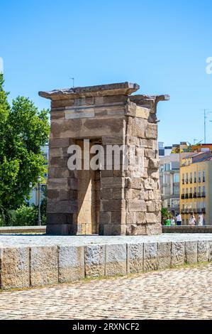 MADRID, SPANIEN - 8. JULI 2023: Der Tempel von Debod ist ein altägyptischer Tempel, der am 8. Juli 2023 im Zentrum von Madrid, Spanien, wiederaufgebaut wurde Stockfoto