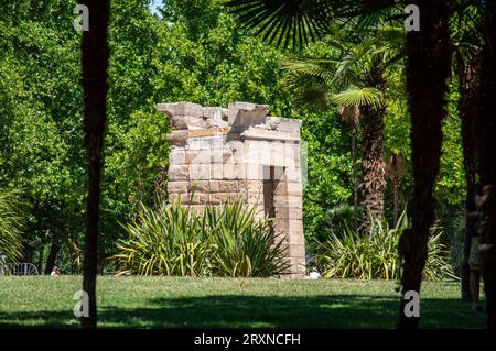 MADRID, SPANIEN - 8. JULI 2023: Der Tempel von Debod ist ein altägyptischer Tempel, der am 8. Juli 2023 im Zentrum von Madrid, Spanien, wiederaufgebaut wurde Stockfoto