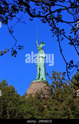 Ein Denkmal für den Cherusker Stammeshäuptling Arminius, der in der Schlacht am Teutoburger Wald 9 n. Chr. in Detmold drei römische Legionen zerstörte Stockfoto