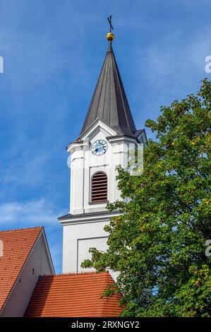 Kirchturm mit Uhr, Spitalkirche, Bad Groenenbach, Allgaeu, Bayern, Deutschland Stockfoto