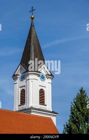 Kirchturm mit Uhr, Spitalkirche, Bad Groenenbach, Allgaeu, Bayern, Deutschland Stockfoto