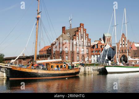 Alter Hafen in Wismar Stockfoto