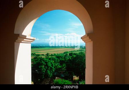 Blick vom Torre de Iznaga-Turm über das Valle de los Ingenios-Tal, Kuba Stockfoto