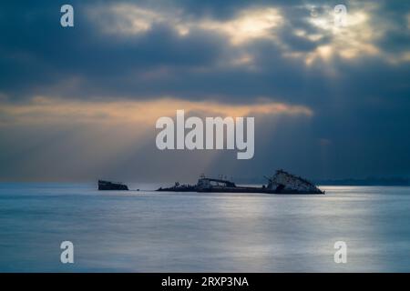 SS Palo Alto mit Sonnenstrahlen im Hintergrund Stockfoto