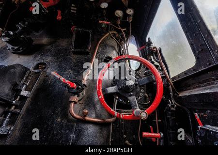 Führerhaus einer deutschen Dampflokomotive Stockfoto