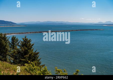 ILLWACO, WASHINGTON, USA – Mündung des Columbia River im Cape Disappointment State Park. Die Columbia Bar. Stockfoto