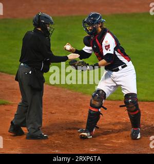 Ostrava, Tschechische Republik. September 2023 26. Martin Cervenka aus Tschechien, rechts, während der Baseball-Europameisterschaft Gruppe A gegen Spanien in Ostrava, Tschechien, am 26. September 2023. Quelle: Jaroslav Ozana/CTK Photo/Alamy Live News Stockfoto