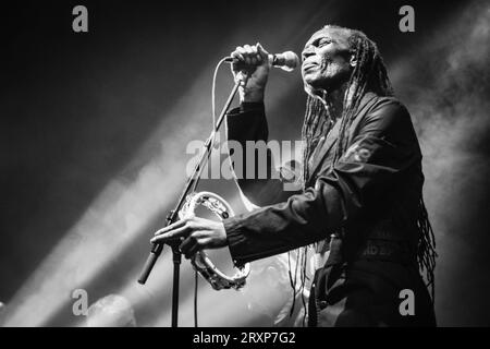 Rang Roger. Der Beat. Auf der Bühne bei Inverness Ironworks. SKA. 2-Ton. Stockfoto