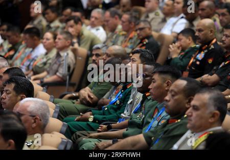 New Delhi, Indien. September 2023 26. Delegationsleiter während der Eröffnungszeremonie der gemeinsamen Pressekonferenz im Manekshaw-Zentrum in Neu-Delhi. Die Armeen Indiens und der Vereinigten Staaten wurden auf einer gemeinsamen Pressekonferenz auf der 13. Halbjährlichen Indo-Pacific Armies Chiefs Conference (IPACC) und dem 47. Jährlichen Indo-Pacific Army Management Seminar (IPAMS) und dem 9. Senior Enlisted Forum (SELF) im Manekshaw Center gesehen. (Foto: Naveen Sharma/SOPA Images/SIPA USA) Credit: SIPA USA/Alamy Live News Stockfoto