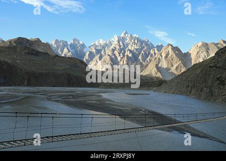 Die berühmte Hussaini-Brücke in Pakistan Stockfoto