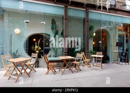 Reception Bar, 45 Orchard Street, New York. New Yorker Schaufensterfoto einer amerikanisch-koreanischen Cocktailbar in Manhattans Lower East Side. Stockfoto