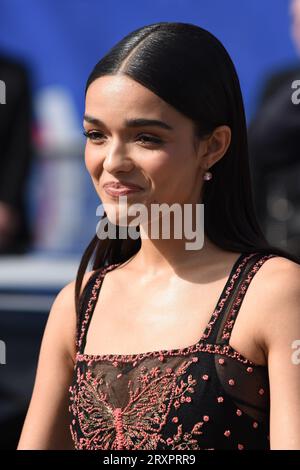 Pour le défilé de Haute couture Dior, les invités du monde entier influenceuses, actrices, mannequins étaient nombreuses dans le parc des tuileries Stockfoto