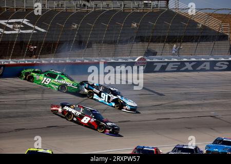 Fort Worth, TX, USA. September 2023. Der NASCAR Xfinity Series Driver, Trevor Bayne (19), hat während des Andy's Frozen Custard 300 auf dem Texas Motor Speedway in Fort Worth TX einen Unfall erlitten. (Bild: © Stephen A Arce Grindstone Media/ASP) NUR REDAKTIONELLE VERWENDUNG! Nicht für kommerzielle ZWECKE! Stockfoto