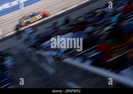 Fort Worth, TX, USA. September 2023. Der Fahrer der NASCAR Cup Series, Bubba Wallace (23), fährt für den Autotrader EchoPark Automotive 400 auf dem Texas Motor Speedway in Fort Worth, TX. (Bild: © Stephen A Arce Grindstone Media/ASP) NUR REDAKTIONELLE VERWENDUNG! Nicht für kommerzielle ZWECKE! Stockfoto