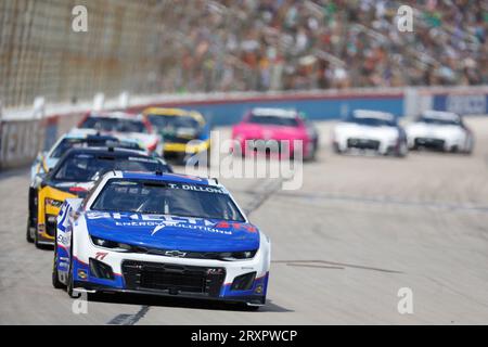 Fort Worth, TX, USA. September 2023. Ty Dillon (77), Fahrer der NASCAR Cup Series, fährt für den Autotrader EchoPark Automotive 400 auf dem Texas Motor Speedway in Fort Worth, TX. (Bild: © Stephen A Arce Grindstone Media/ASP) NUR REDAKTIONELLE VERWENDUNG! Nicht für kommerzielle ZWECKE! Stockfoto