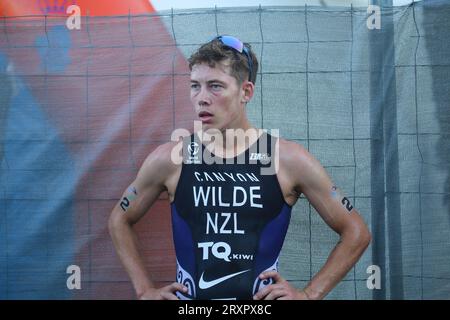 Pontevedra, Spanien. September 2023. Der neuseeländische Triathlet Hayden Wilde war während der Elite-Männer-Triathlon-Weltmeisterschaft 2023 am 23. September 2023 in Pontevedra, Spanien, verärgert. (Foto: Alberto Brevers/Pacific Press/SIPA USA) Credit: SIPA USA/Alamy Live News Stockfoto