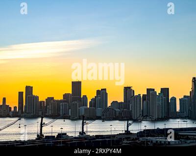 Wunderschöner Sonnenuntergang in Miami City. Florida State, Vereinigte Staaten. Stockfoto