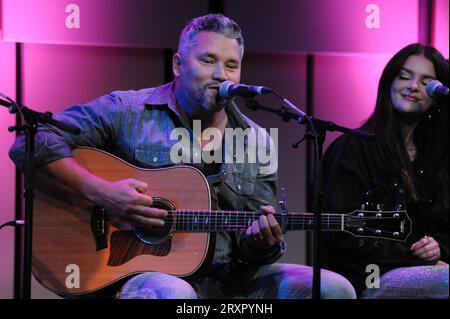 Liverpool, Großbritannien. September 26. Don Amero, Jess Moskaluke und Five Roses treten im Rahmen der apologetisch kanadischen Veranstaltung im Music Room der Liverpool Philharmonic auf. Quelle: David Bronstein/Alamy Live News Stockfoto