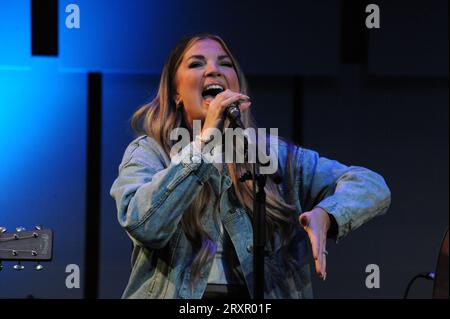 Liverpool, Großbritannien. September 26. Don Amero, Jess Moskaluke und Five Roses treten im Rahmen der apologetisch kanadischen Veranstaltung im Music Room der Liverpool Philharmonic auf. Quelle: David Bronstein/Alamy Live News Stockfoto