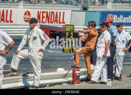 Die Boxenmannschaft, die Jo Siffert mit einem Porsche 917K im Watkins Glen Can am 1970 anfuhr, startete auf dem 12. Platz und belegte den 2. Platz Stockfoto