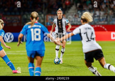 Bochum, Deutschland. September 2023 26. Kathrin Hendrich (GER, 3), 26.09.2023, Bochum (Deutschland), Fussball, die BESTIMMUNGEN der UEFA Women's Nations League, Deutschland - Insel, DFB/DFL VERBIETEN DIE VERWENDUNG VON FOTOS ALS BILDSEQUENZEN UND/ODER QUASI-VIDEO. Quelle: dpa/Alamy Live News Stockfoto