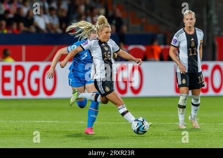 Bochum, Deutschland. September 2023 26. Linda Dallmann (DE, 16); Aktion, Aktion, 26.09.2023, Bochum (Deutschland), Fussball, UEFA Women's Nations League, Deutschland - Insel, DFB/DFL-VORSCHRIFTEN VERBIETEN DIE VERWENDUNG VON FOTOGRAFIEN ALS BILDSEQUENZEN UND/ODER QUASI-VIDEO. Quelle: dpa/Alamy Live News Stockfoto