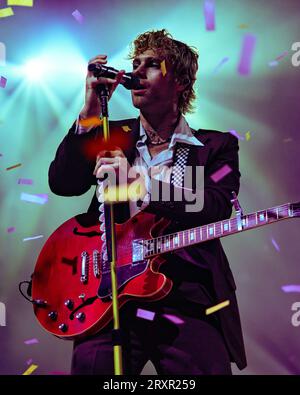 Mailand, Italien, 26. September 2023. Die australische Pop-Punk-Band 5 Seconds of Summer tritt live im Mediolanum Forum in Mailand auf. Credits: Maria Laura Arturi / Alamy Live News Stockfoto