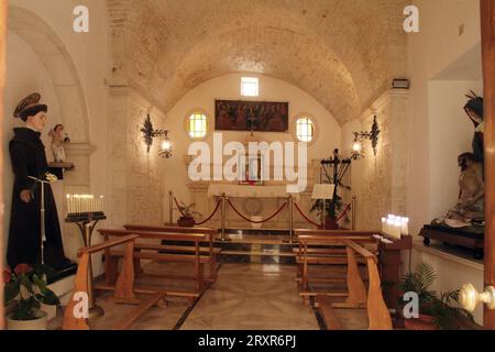 Locorotondo, Italien. Das Innere der Cappella dello Spirito Santo aus dem 17. Jahrhundert Stockfoto