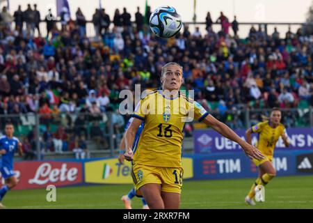 Castel Di Sangro, Italien. September 2023 26. Filippa Angeldal von Schweden in Aktion während des UEFA-Spiele der Frauen-Nationen-Liga zwischen Italien und Schweden am 26. September 2023 in Castel di Sangro, Italien. © Foto: Cinzia Camela. Quelle: Unabhängige Fotoagentur/Alamy Live News Stockfoto