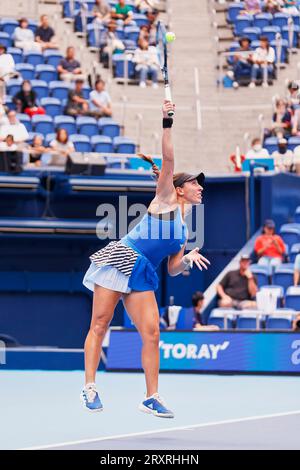 Tokio, Japan. September 2023 27. Jessica PEGULA (USA) tritt gegen Cristina BUCSA (ESP) während ihres Frauen-Einzelspiels beim Toray Pan Pacific Open Tennis Tournament 2023 im Ariake Coliseum an. Das Turnier findet vom 25. September bis zum 1. Oktober statt. Pegula gewann 6:1, 6:2. (Bild: © Rodrigo Reyes Marin/ZUMA Press Wire) NUR REDAKTIONELLE VERWENDUNG! Nicht für kommerzielle ZWECKE! Stockfoto