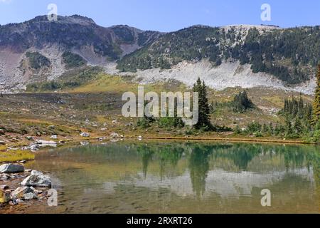 Symphony Lake am Whistler Mountain Stockfoto