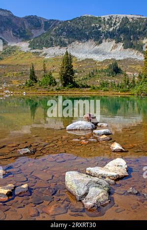 Symphony Lake am Whistler Mountain Stockfoto