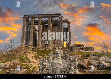 Die antike Stadt Aizanoi und der Zeustempel in Cavdarhisar Stockfoto