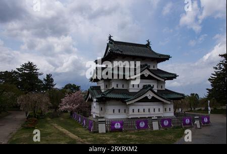 Blick auf die Burg Hirosaki von der Aussichtsplattform Stockfoto