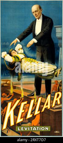 Kellar: Levitation 3, Magier Poster, 1900 ein letztes Poster für den amerikanischen Magier (Harry) Kellar, zusammengenäht aus drei Stücken. Hier bekommt er eine übernatürliche Hilfe beim Anheben der Dame. Levitation. Stockfoto