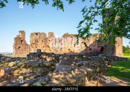 Abendbeleuchtung auf Penrith Castle, das Ende des 14. Jahrhunderts in Penrith, Cumbria, England, gebaut wurde Stockfoto