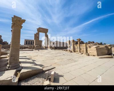 Tor von Domitian und Trajan, Nordeingang des Hathor-Tempels, Dendera-Tempelkomplex, Dendera, Ägypten, Nordafrika, Afrika Stockfoto