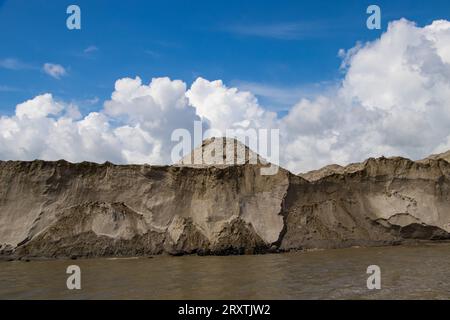 Dieses Bild wurde am 25. Juli 2022 vom Padma River in Bnagladesh aufgenommen Stockfoto