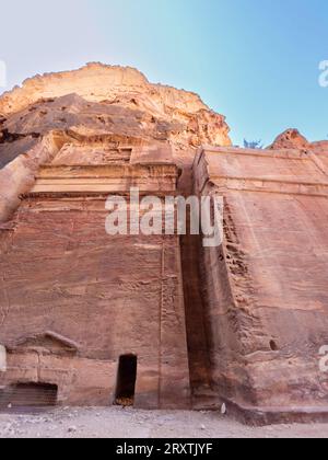 Die Straße der Fassaden, der archäologische Park von Petra, UNESCO-Weltkulturerbe, eines der Neuen Sieben Weltwunder, Petra, Jordanien, Naher Osten Stockfoto