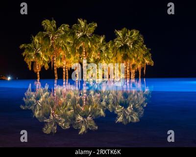 Übernachtung im Kempinski Hotel Ishtar, einem fünf-Sterne-Luxusresort am Toten Meer, inspiriert von den hängenden Gärten von Babylon, Jordanien, Nahost Stockfoto