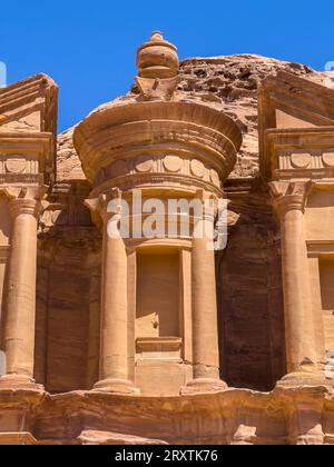 Petra Kloster (Al Dayr), Petra Archäologischer Park, UNESCO-Weltkulturerbe, eines der neuen sieben Weltwunder, Petra, Jordanien Stockfoto