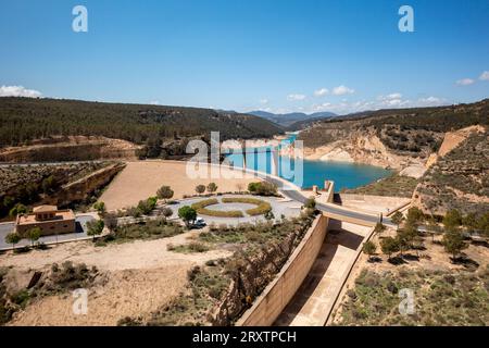 Drone-Ansicht von Francisco Abellan Dam und Reservoir, Granada, Andalusien, Spanien, Europa Stockfoto