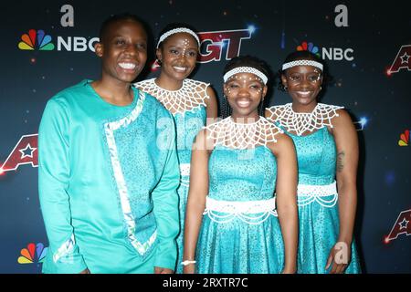 LOS ANGELES - SEP 26: Mzansi Youth Choir at the America's Got Talent Season 18 Finale Live Show Red Carpet at the Hotel Dena am 26. September 2023 in Pasadena, CA (Foto: Katrina Jordan/SIPA USA) Credit: SIPA USA/Alamy Live News Stockfoto