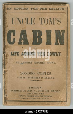 Eine erste Ausgabe von Onkel Tom’s Cabin von Harriet Beecher Stowe. Das Buch wurde von John P. Jewett and Company in Cleveland, OH, veröffentlicht. Stockfoto