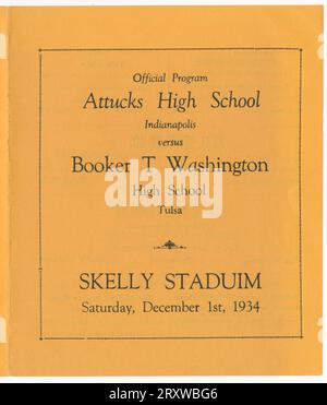 Programm für ein Footballspiel der Booker T. Washington High School. Es handelt sich um ein Präsentationsbild, das für das natürliche Lesen von Seiten bearbeitet wird. Stockfoto