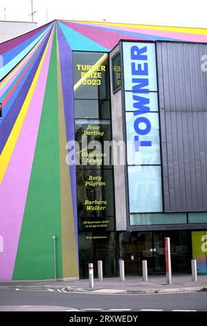 Eastbourne UK 27. September 2023 - The Towner Eastbourne, wo die Turner Prize Nominees Exhibition stattfindet: Credit Simon Dack / Alamy Live News Stockfoto