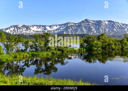 Kurile Lake, ein Kratersee, wo unsere Bärenbeobachtungsgruppe drei Nächte verbrachte Stockfoto